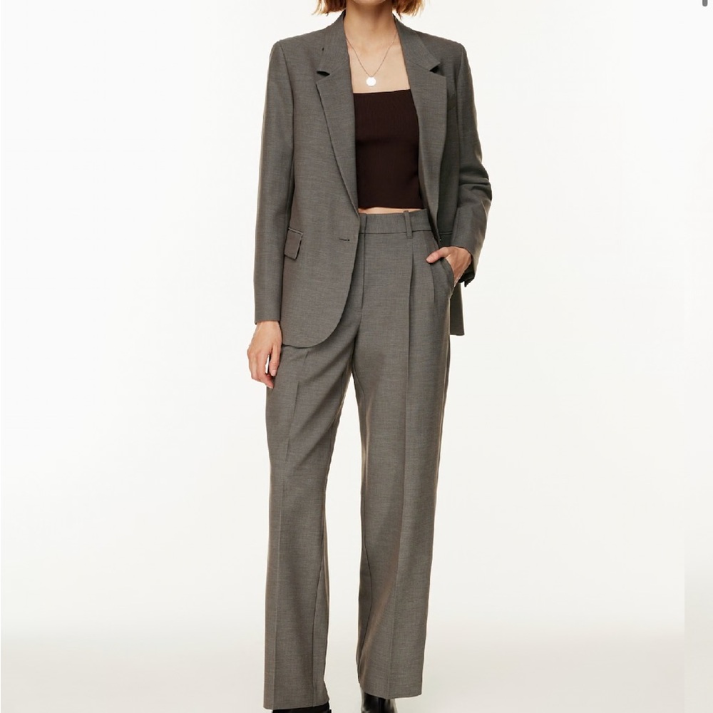 ARITZIA Effortless Pants